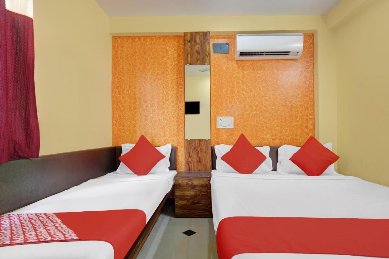 Oyo 79454 Shree Laxmi Palace Hotell Ujjain Exteriör bild