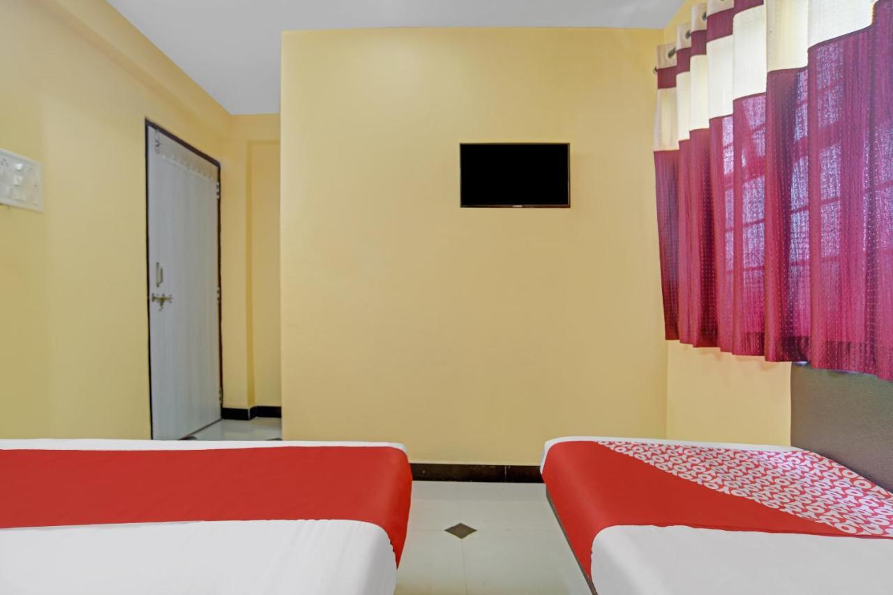 Oyo 79454 Shree Laxmi Palace Hotell Ujjain Exteriör bild