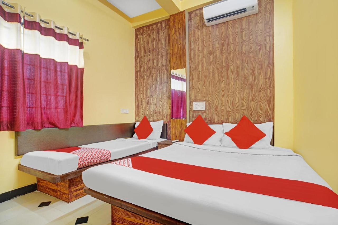 Oyo 79454 Shree Laxmi Palace Hotell Ujjain Exteriör bild