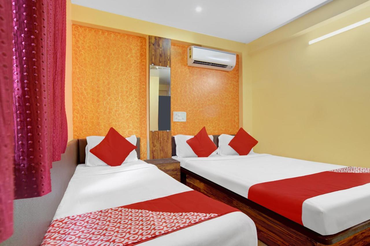 Oyo 79454 Shree Laxmi Palace Hotell Ujjain Exteriör bild