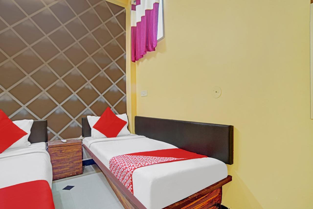 Oyo 79454 Shree Laxmi Palace Hotell Ujjain Exteriör bild